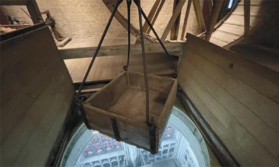 メッヒェレン聖ロンバウツ大聖堂　塔の昇降箱
