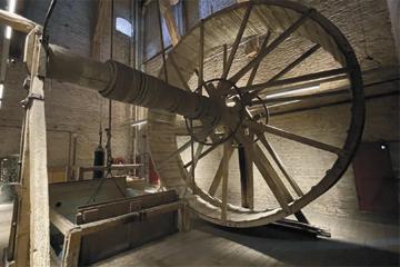 メッヒェレン聖ロンバウツ大聖堂　塔の巻き上げ機