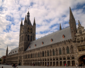 Belfort+Lakenhal_Ieper_300x240.jpg(80715 byte)