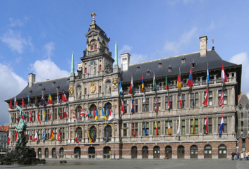 Belfort_Antwerpen_Stadhuis_353x240.jpg(108019 byte)