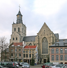 Belfort_Tienen_Sint-Germanuskerk_235x240.jpg(72170 byte)