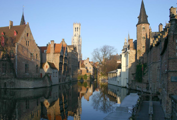 Brugge_huidenvettersplein_345x240.jpg(96964 byte)