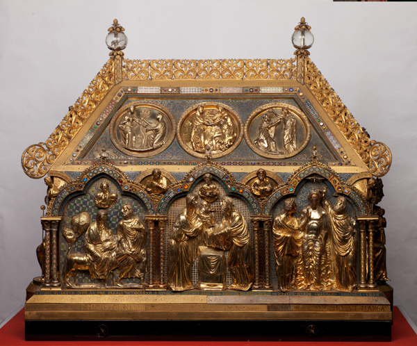 NicokaasVanVerdun_Tournai_OLVSchrijn_2_600x498.jpg(385008 byte)